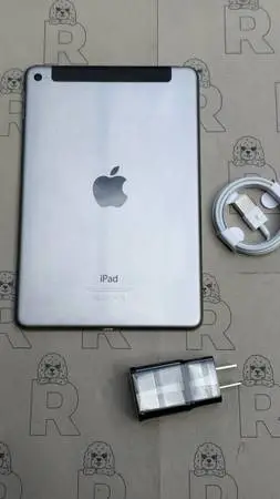 IPad mini 4 128g Wifi and cellular