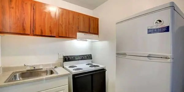 Free premium cable TV, Studio Apartments