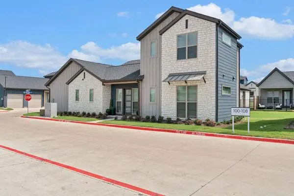 Luxury Cottage Living Near Firewheel — Private Yards, Garages & Unmatc