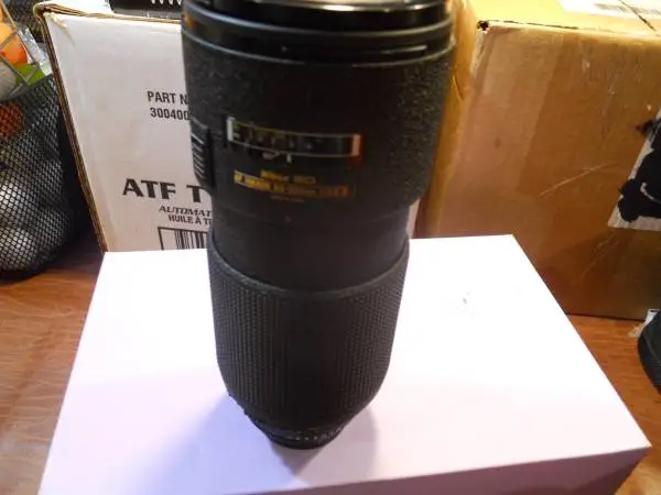 Nikon zoom 80-200mm F 2.8 AF lens