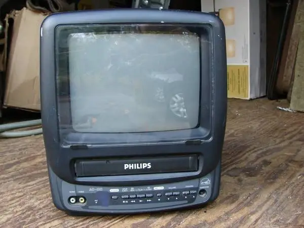 Philips Color TV 10” Gaming Retro TV WORKS VCR NOT WORKING