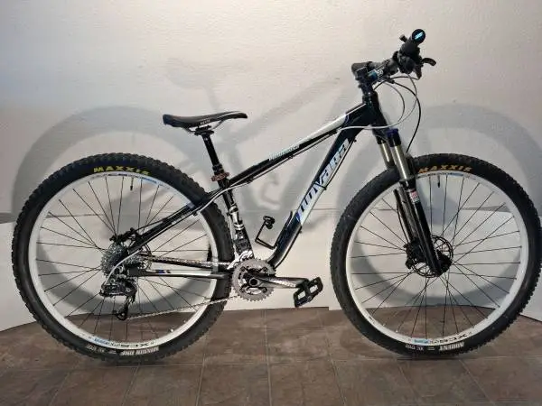 29 NOVARA PONDEROSA MOUNTAIN BIKE.