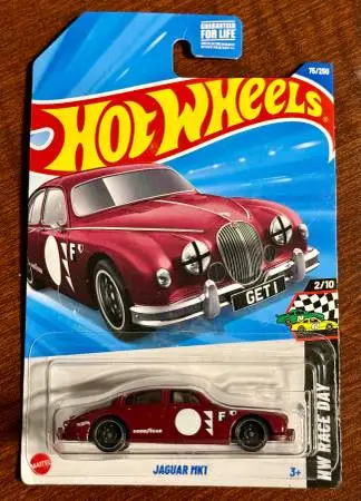 Hot Wheels Jaguar MK1 HW Race Day New on Card