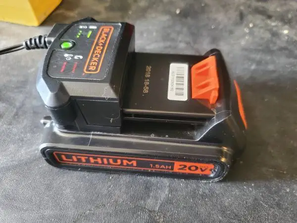 Black & Decker 20v battery and charger