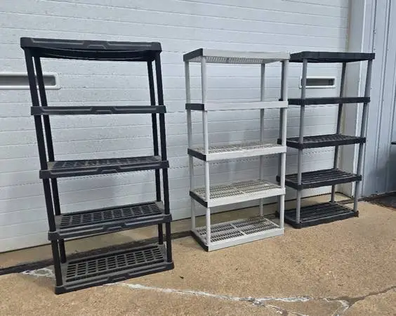 Plastic Shelving/Shelves*