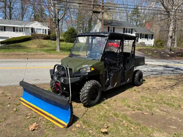2019 Polaris Ranger 570 EFI 6 Seater 4x4 *Only 792 Miles, PLOW, Clean*