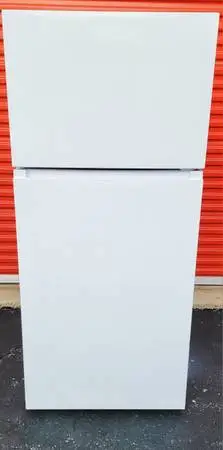 REFRIGERATOR FRIDGE NEAR NEW CONDITION
