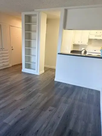 Available Now! Studio at Westland@Queen Street Apartments!🏡