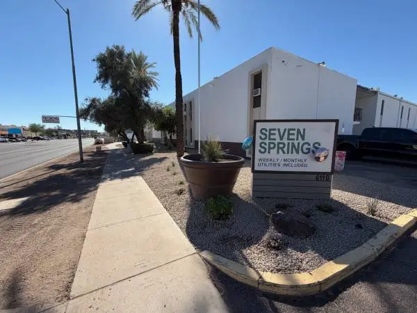 SPECIAL 1 BD from $1199/mo.