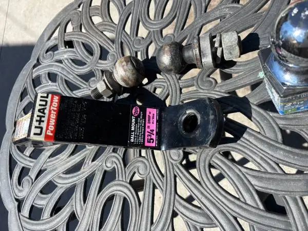 Excellent heavy duty trailer hitch and accessories one price