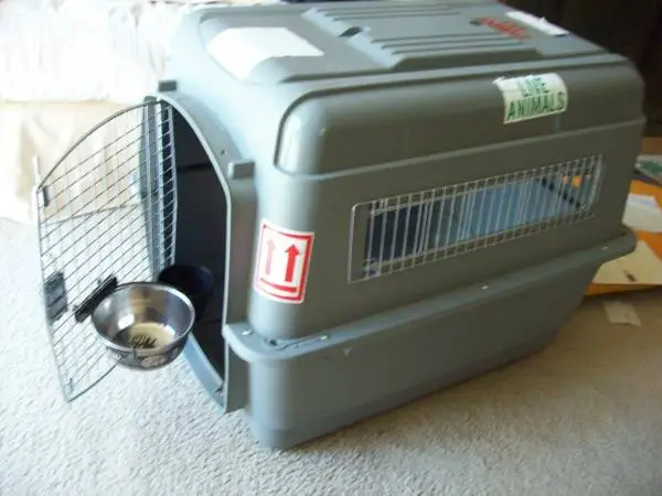 32 inch medium gray Petmate sky taxi pet crate