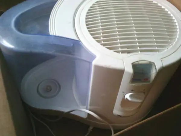 White Westinghouse Humidifier / Air Filter