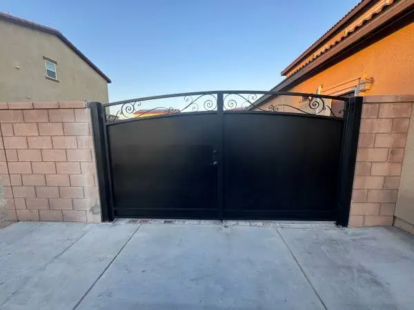 🇺🇸WELDING SERVICES, FENCE AND GATE SPECIALIST/REPAIRS/RAILING COMMERCIAL