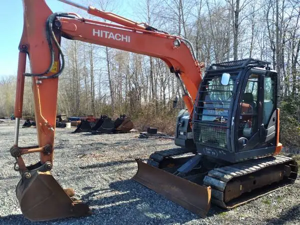 2017 Hitachi ZX75USK-5B - THUMB AND COUPLER