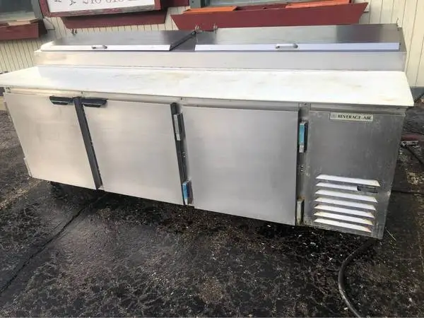 8FT 3 DOOR PIZZA PREP TABLE REFRIGERATED SANDWICH COOLER RESTAURANT EQ