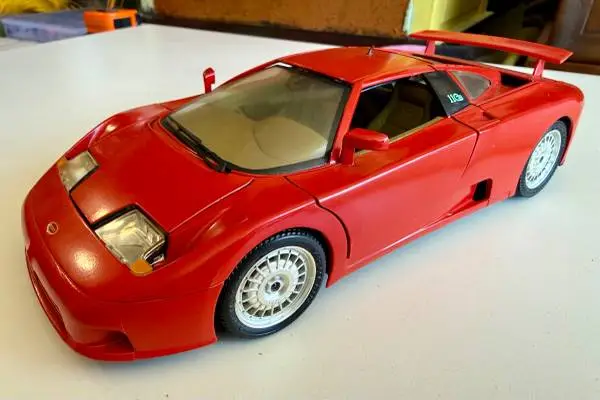 Burago Special Edition 1991 Red Bugatti EB 110 1:18 Collector Diecast