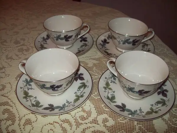 Royal Doulton China-Burgundy 4 Cups/Saucers-Perfect Condition! 8 Pcs=