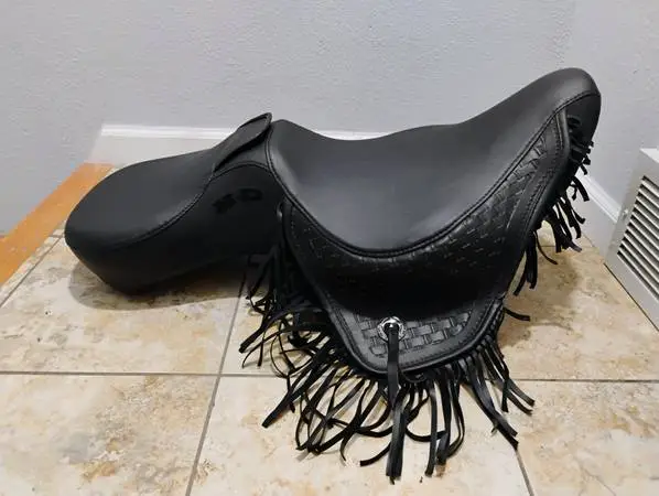 84-99 Harley Softail Heritage Fringed Tassels Piping seat & Mustang
