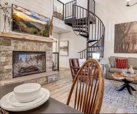 OCTOBER Dates are $279 - 3BR-3BA//GATLINBURG//5*// BEST LOCATION