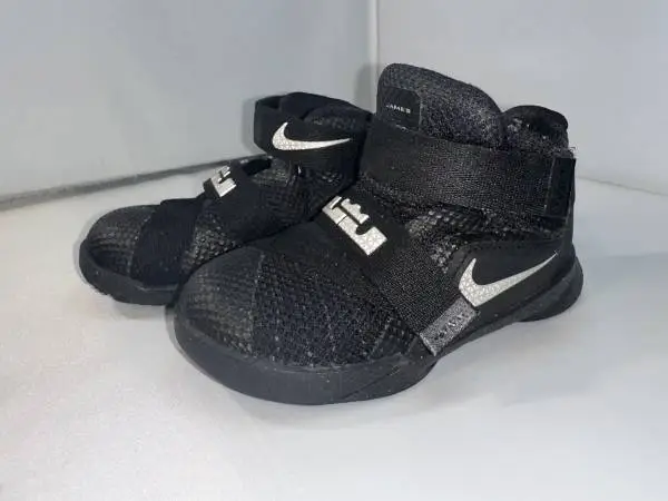 Nike LeBron James Tennis Shoes Children Size 7C Sneakers Black
