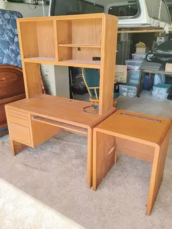 Desk with hutch