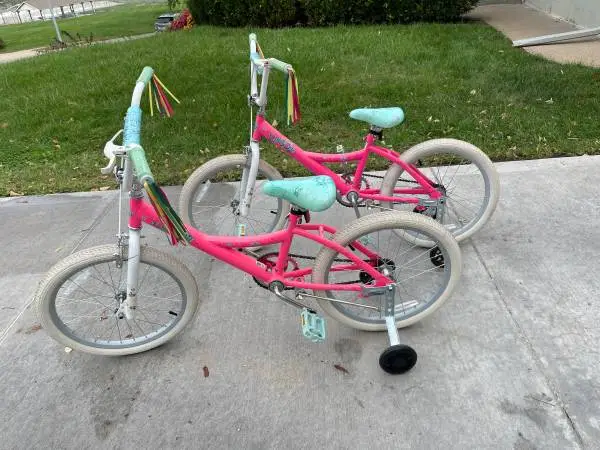 2 Bubble Pop Girls Bicycles