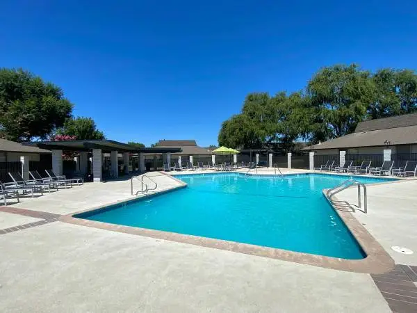Ceiling Fans, Courtyard, Spacious Closets, Extra Storage