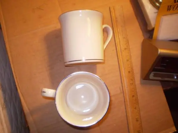 2 new vintage  Lenox coffee  Mugs Maywood  Height: 3 1/2 in Crafted In