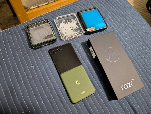 UNLOCKED T-Mobile Motorola Razr Plus 2024--READ FIRST!!
