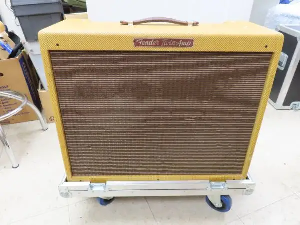 Fender Twin-Amp, Model 5E8-A, 57, 2 x 12 Tube Amp w/ Roadie ATA Case