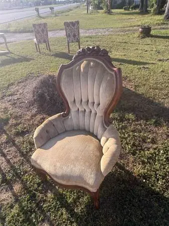 Victorian Style Channel Tufted Accent Chair