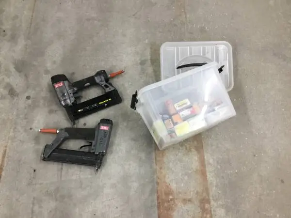 Two Senco 18 Gauge Trim Guns+Fasteners