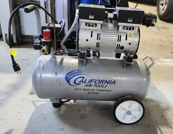 5.5 gal Air Compressor