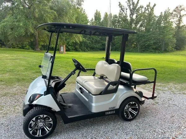 2022 Yamaha Gas EFI QuieTech Golf Cart