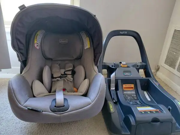 Newborn Car seat with base no text messages