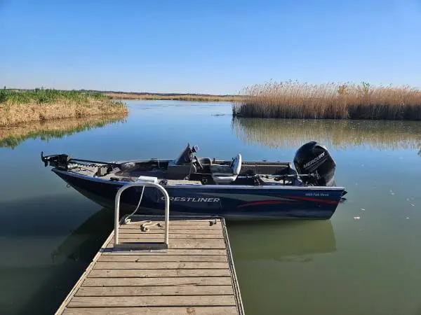 2014 Crestliner 1650 Fish Hawk SC- 90 Hp Mercury 4-Stroke w/ LOW Hours