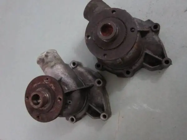 2 BMW Water Pumps E12 E28 E34 E23 E32