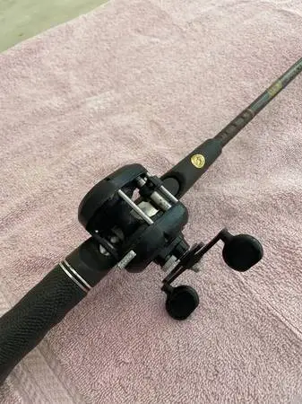FISHING LEW CHILDRE MAG SPOOL REEL/ W ROD