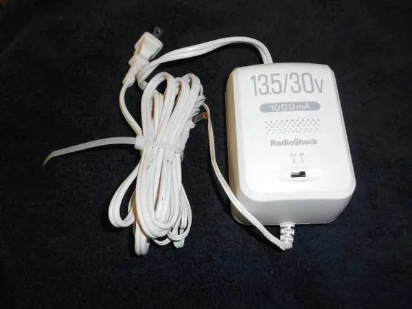 Radio Shack brand A/C adapter model 273-1668