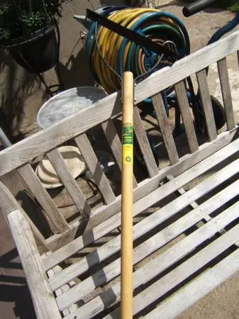 Vigoro 30 in. Steel Serrated Weed Cutter like new