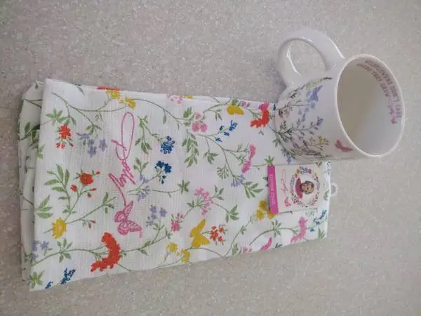 NEW Dolly Parton Kitchen Towel and Coffee/Tea Mug