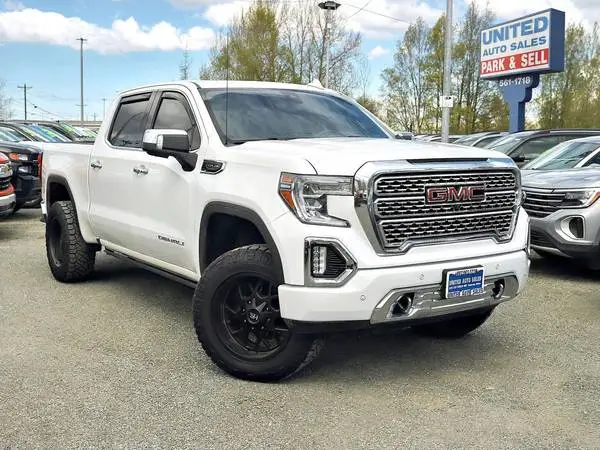 2020 GMC Sierra 1500 Crew Cab Denali Pickup 4D 5 3/4 ft