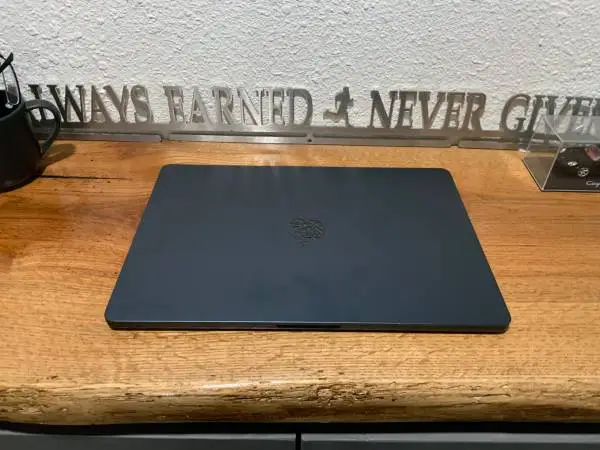 15”Macbook Air POWERHOUSE M2-16-1TB Dark Blue