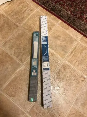 Wide pocket curtain rod