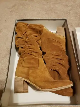 NEW IN BOX Charles David Suede Boots Size 9M