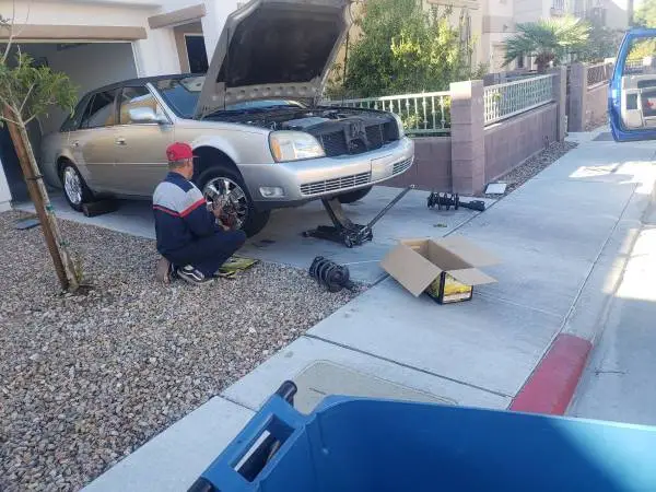 THE REAL DEAL MECHANIC STANDING BY HONEST/LICENSED/CERTIFIED/BRAKES