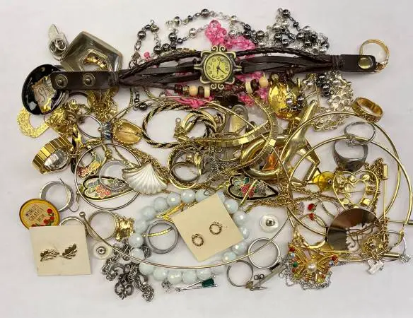 Buying Collections and or Lots of Costume Jewelry