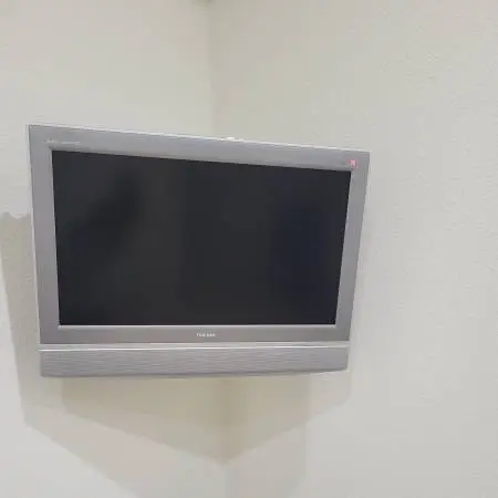 27 IN TOSHIBA TV WITH DVR