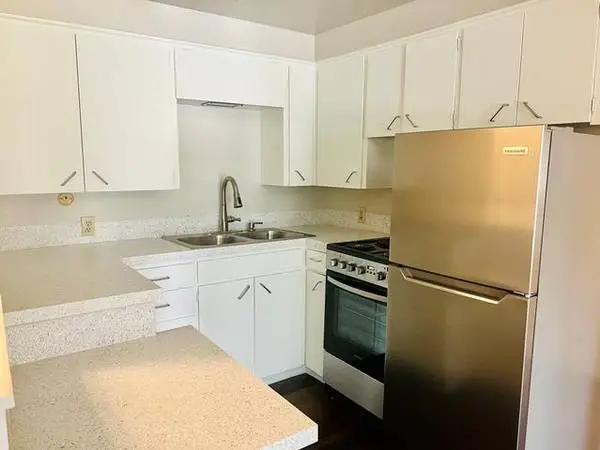 High Speed Internet Access, Professional Leasing Staff, Pet Friendly