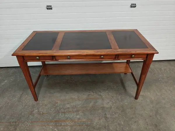Gorgeous Writing / Computer Desk